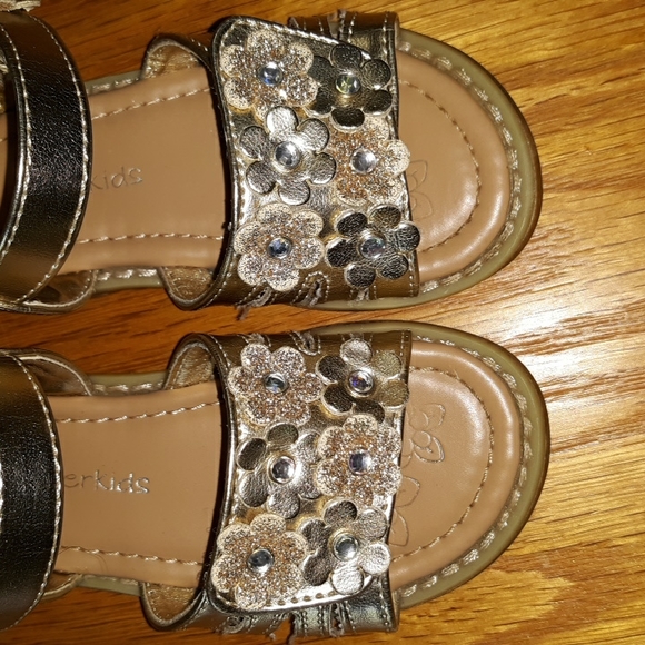 🌞 Wonder Kids Gold Sandals Size 7 - Picture 3 of 7